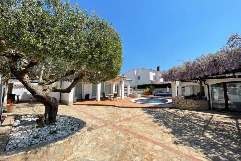 Villa Cozy Empuriabrava Piscina Privada エクステリア 写真